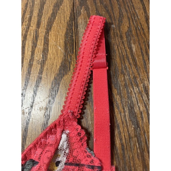 Torrid Curve Lace Bralette SZ 1 Red Floral Design Valentines Sexy Ready To Wear - Picture 7 of 8